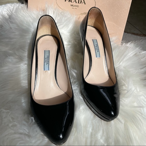 Prada Patent Pumps ✨ - Picture 5 of 15